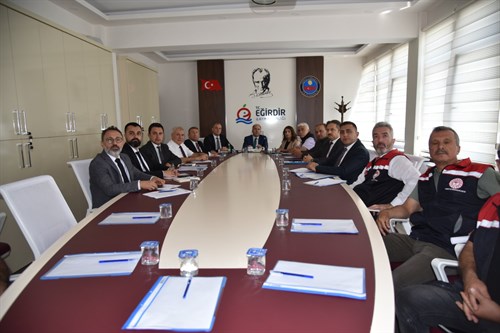 Cumhurbaşkanlığı Devlet Denetleme Kurulu Yetkilileri Eğirdir’de Kuraklıkla Mücadele Konularında Eğirdir Gölü’nde İncelemelerde Bulundu